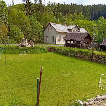 V Udoli V Jizerskych Horach Gæstehus